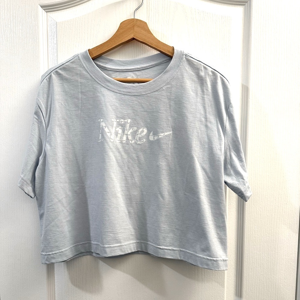 Nike Women’s Loose Fit Tee - Picture 1 of 6